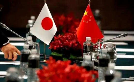 日本舆论场终于有人捅破窗户纸！一名日本人曾说：“美国和中国都是战争的战胜国。美国