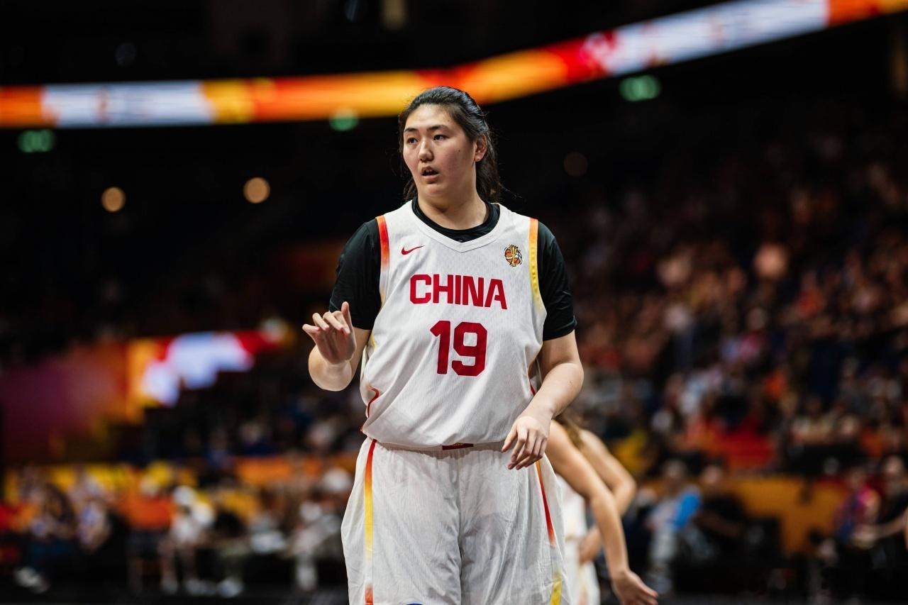 9月26日讯 亚运女篮铜牌赛，中国女篮三节过后领先中国台北女篮。中国女篮内线小将