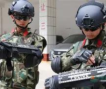 俄专家对中国新式装备的基本评价可以换一种更准确的表达：中国这些年推出的东风-17