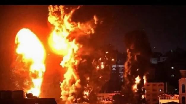 突发！伊朗凌晨狠击美军，中东局势瞬间失控

4 月 20 日一觉醒来，还盼着美伊