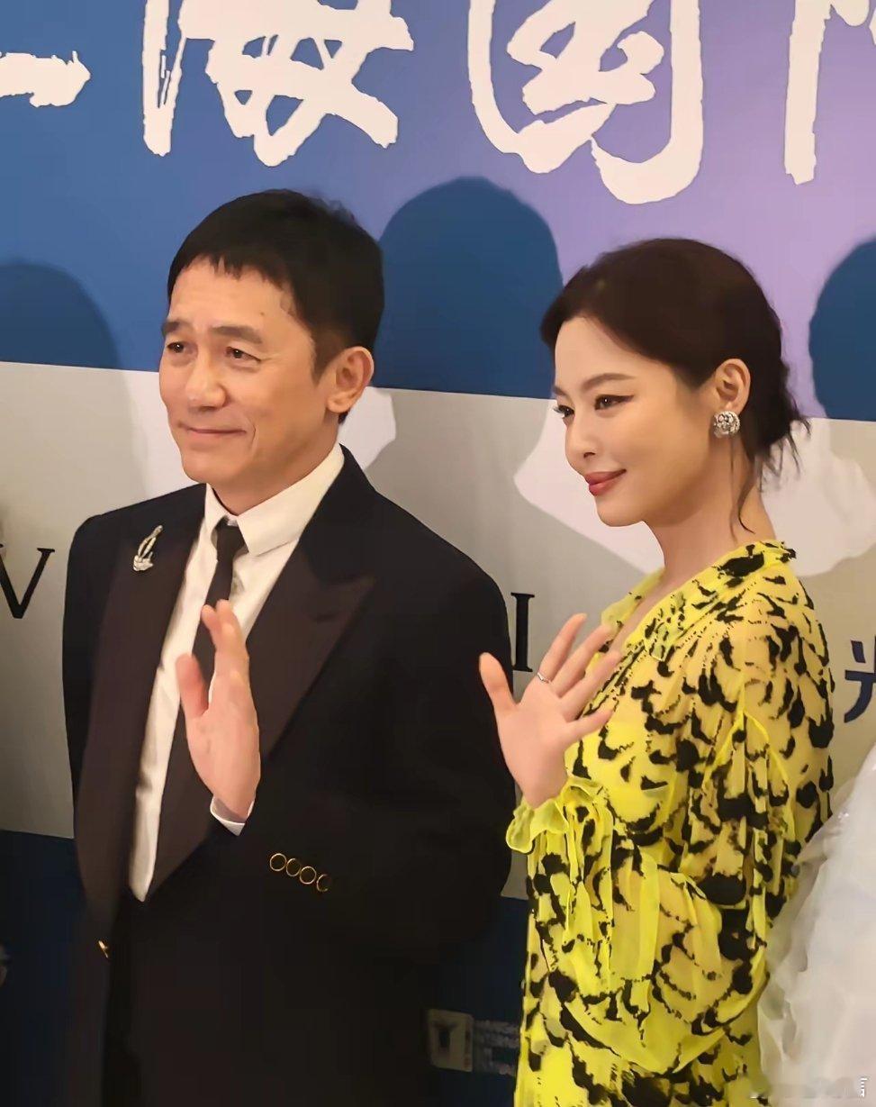 辛芷蕾方否认抢C位辛芷蕾抢C位谣言后续来了，工作室6月13日发布辟谣声明。网传争