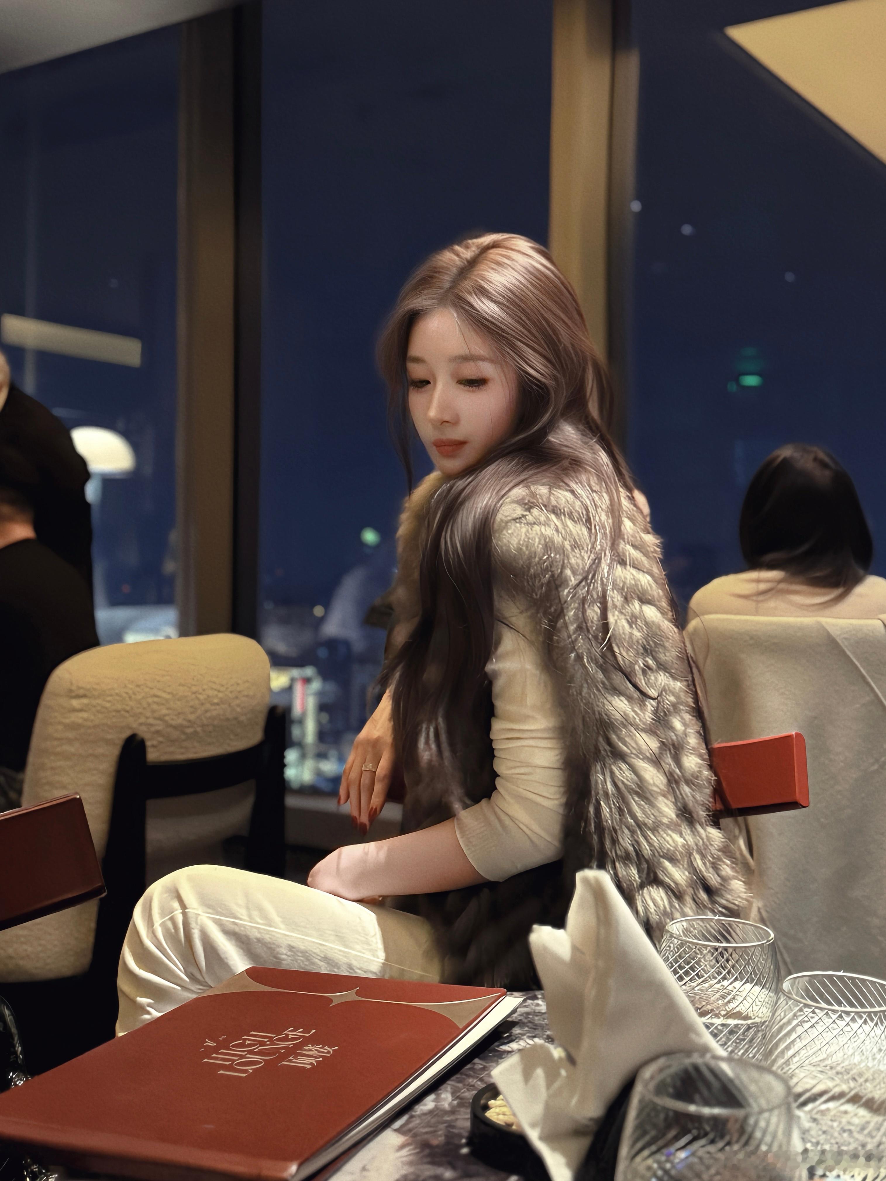 我与世界周旋已久 