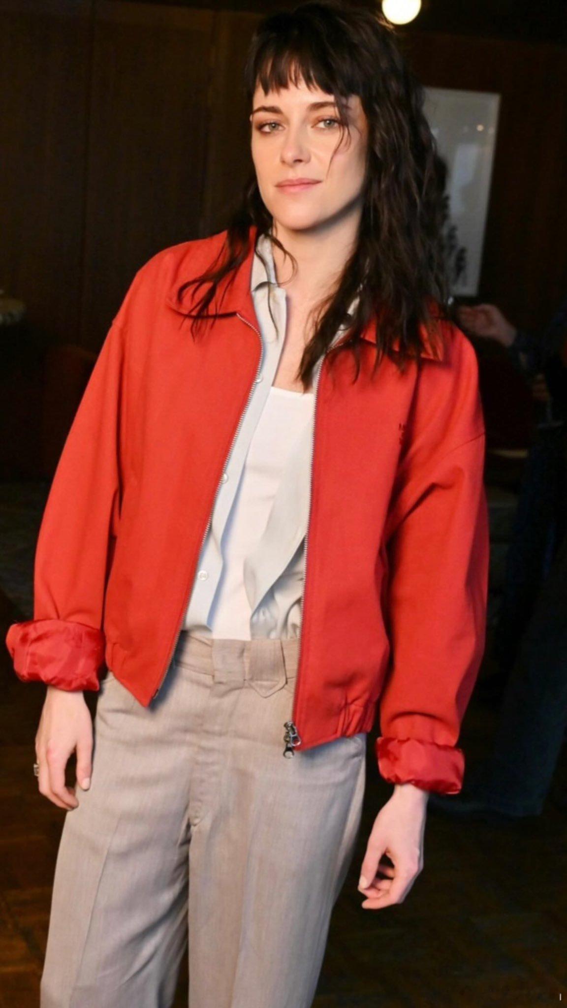 kristen stewart克里斯汀斯图尔特近期宣传《水之年代》的各个造型，还