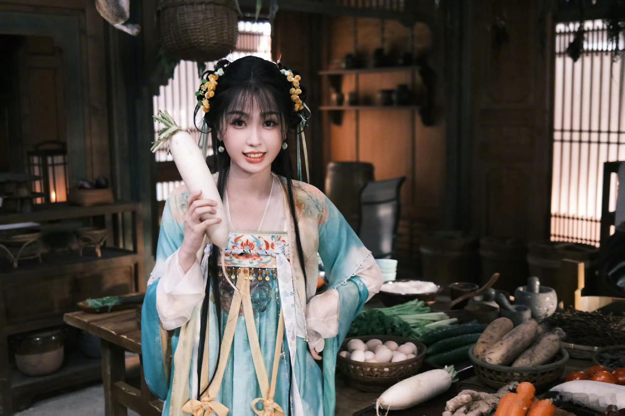 凌妙妙片场记录  虞书欣凌妙妙片场随拍 凌妙妙片场记录🈶，是俏皮可爱、活力满满