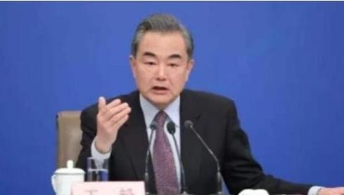既然一再退让无果，那就直接划清底线！王毅外长早已亮明立场：往后绝不允许出现除“中