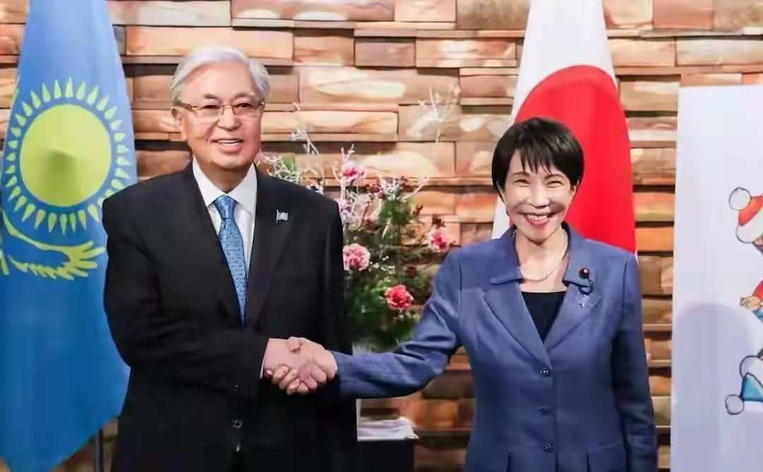 硬刚中俄？与日本签了稀土协议后，托卡耶夫直接赶往俄罗斯摊牌

前脚刚与日本敲定3