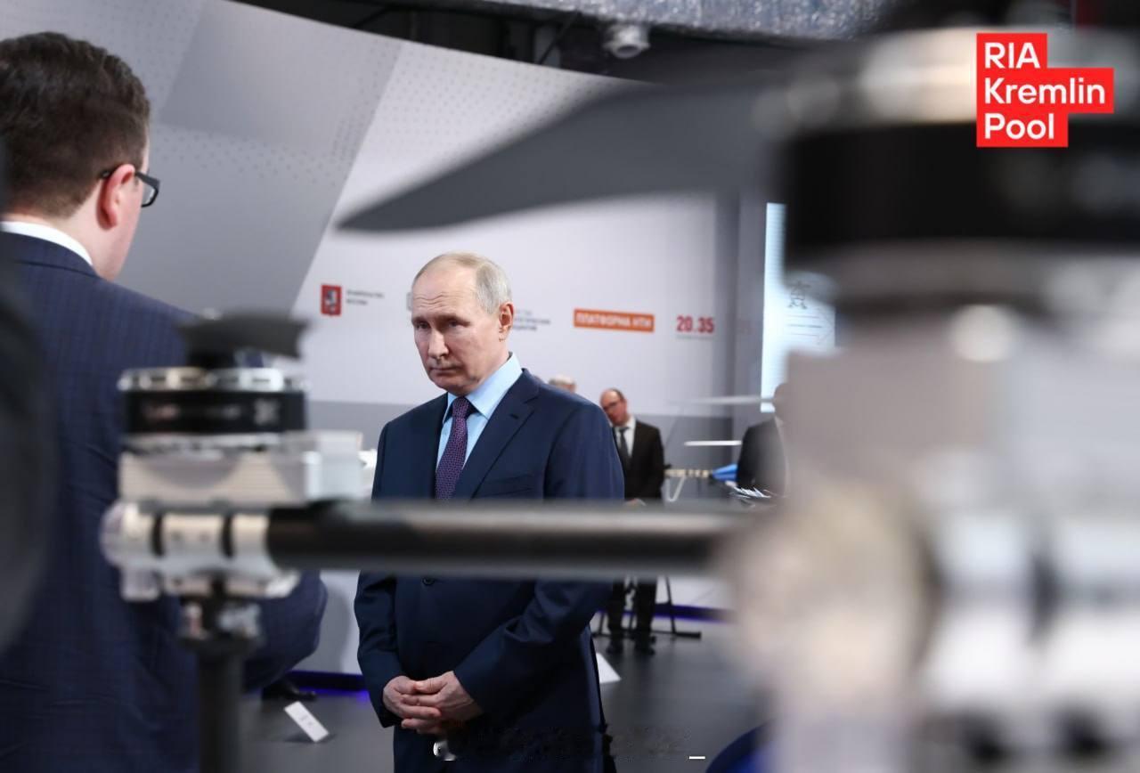 瓦洛佳小朋友  普京将于周五就自主和无人系统的发展发表讲话。总统将访问莫斯科一处