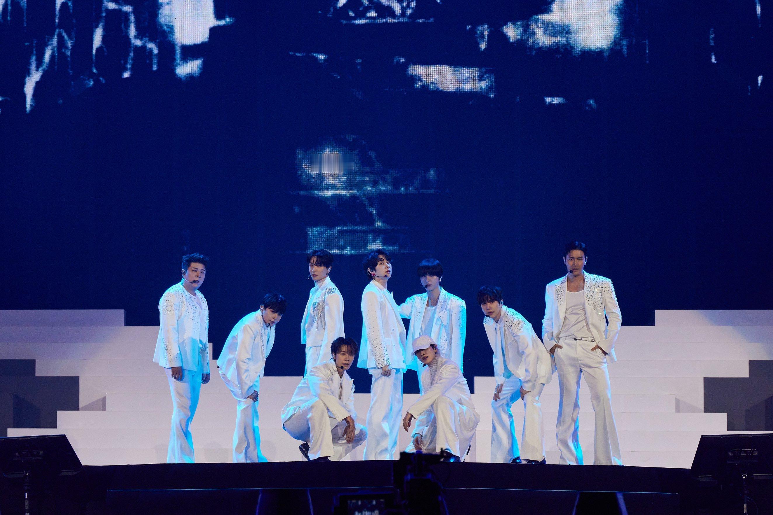 “CB百蓝_。251117 官号更新 相关：Super Junior, ‘海外组