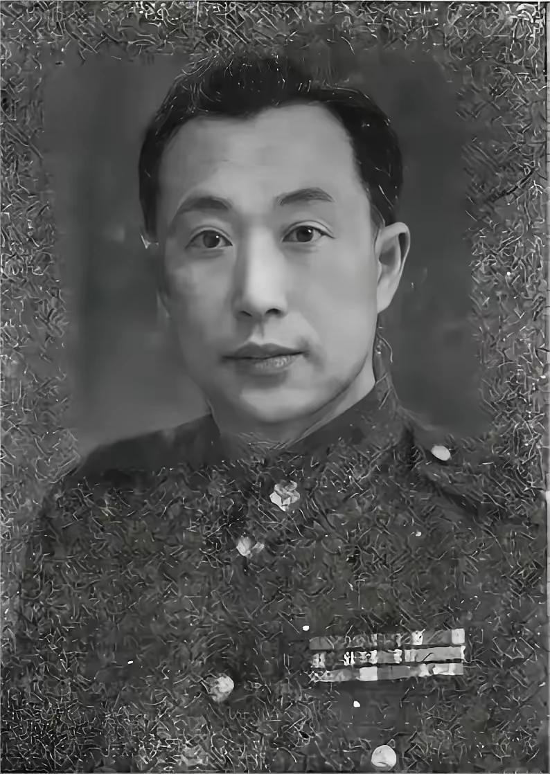 长官挥金如土，士兵半年饷不如一次小费！金三角师长扛下千余残兵生路
 
1952年
