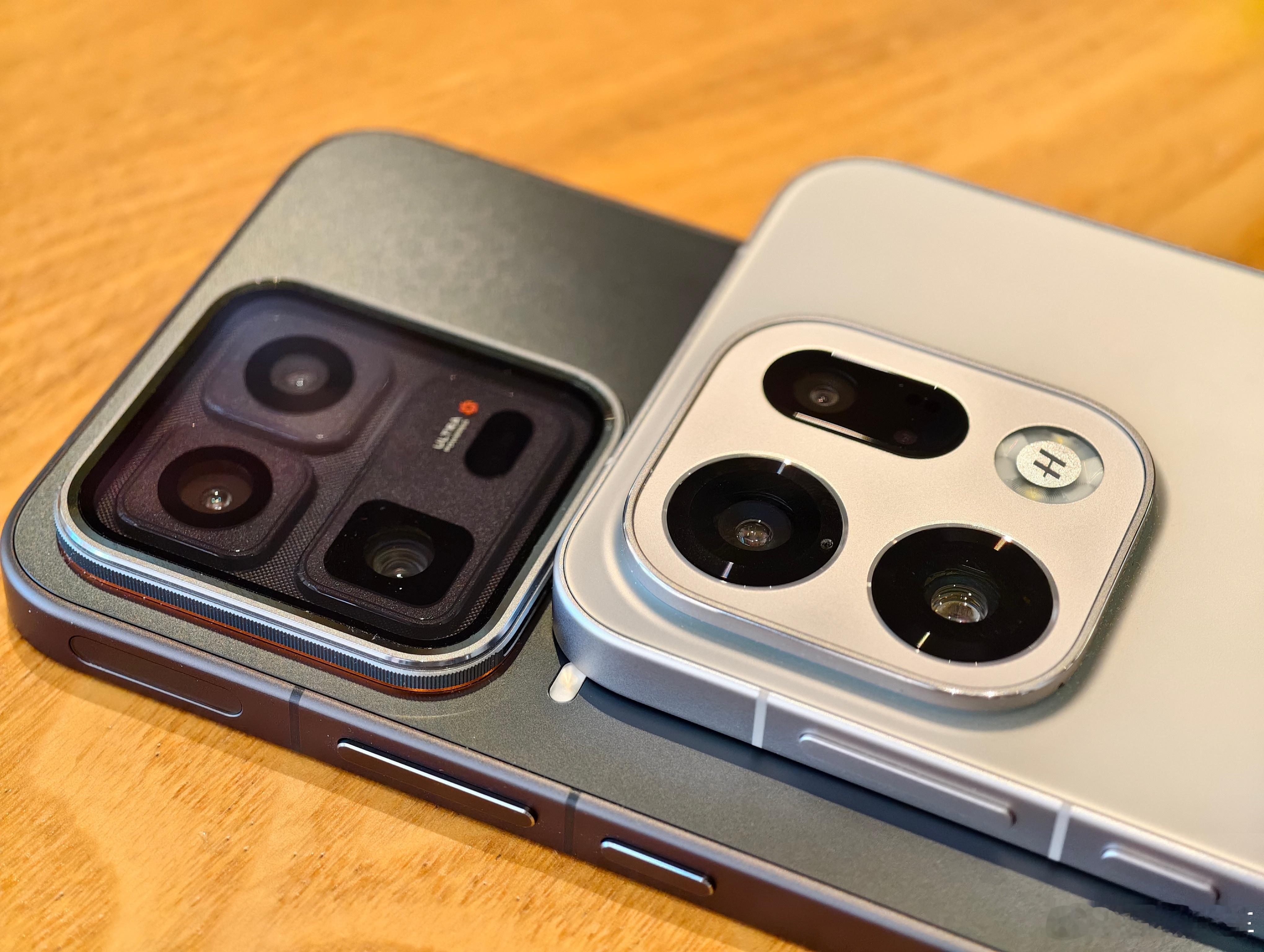 说送我一台，我该选哪个？iQOO 15 UltraOPPO Find X9