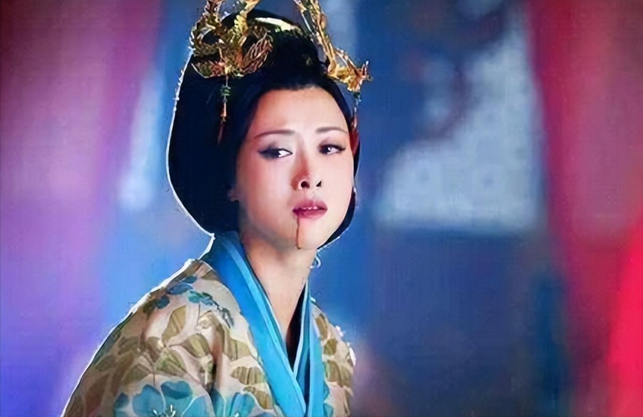 公元前88年，21岁的钩弋夫人侍寝70岁的汉武帝，正当两人进入梦乡时，汉武帝突然