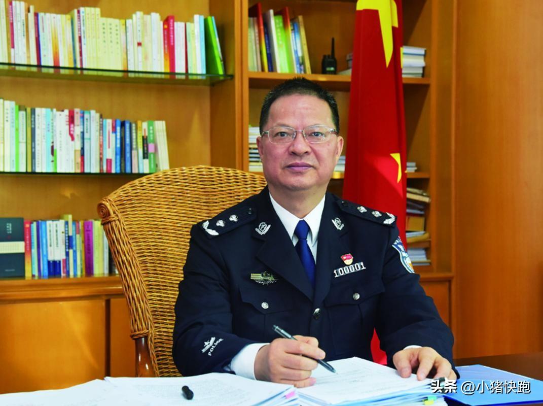 2021年9月18日，凌晨2时，潘东升还在指挥核查一起涉疫警情，这一天是他的生日