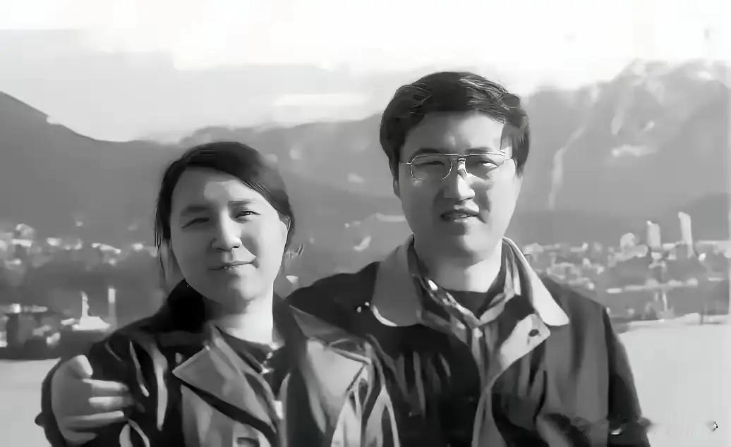 天底下最寒心的弑亲悲剧莫过于此，辛苦半生逆天改命的留美女博士，常年拿钱养家、牺牲