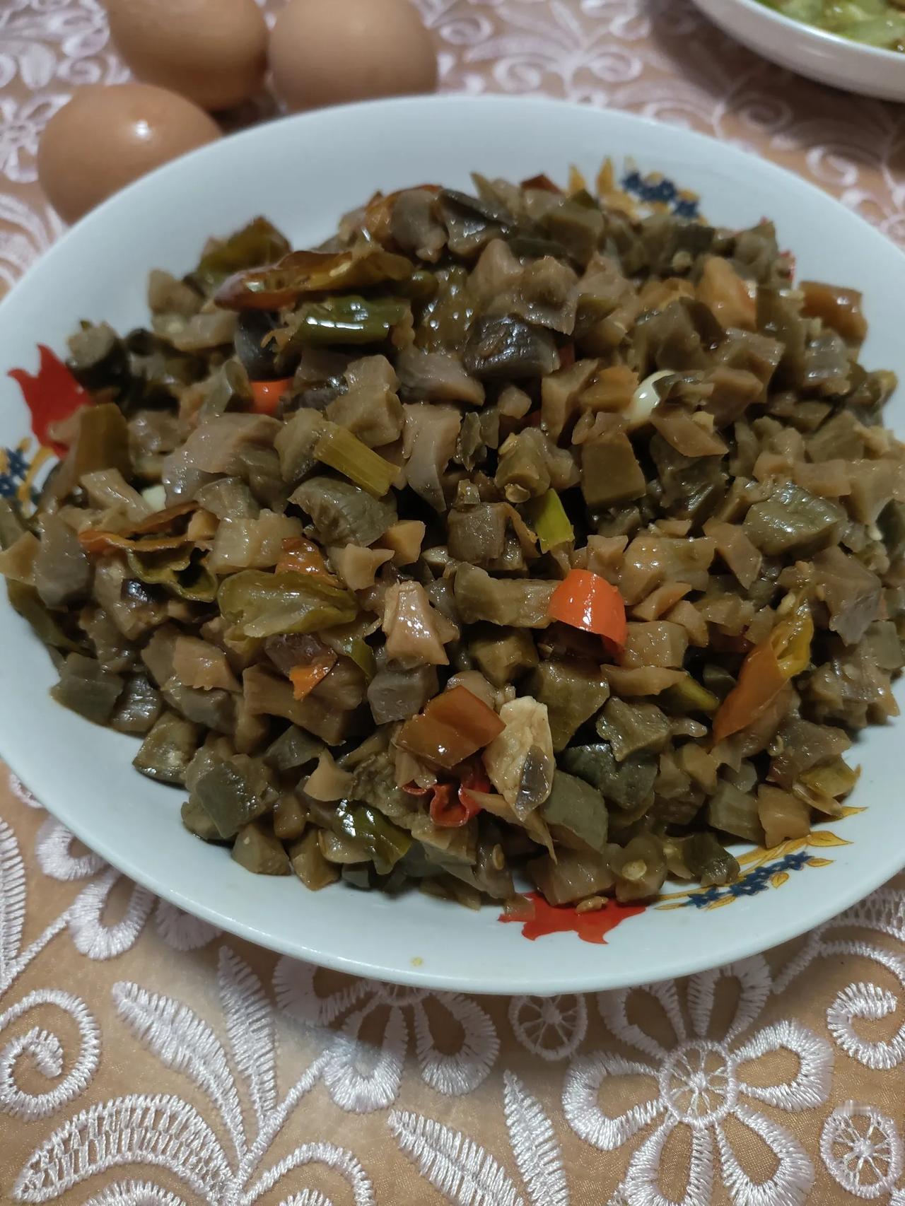 #寻找热爱表达的你#这一盘辣椒炒萝卜干，我可以干三碗饭。