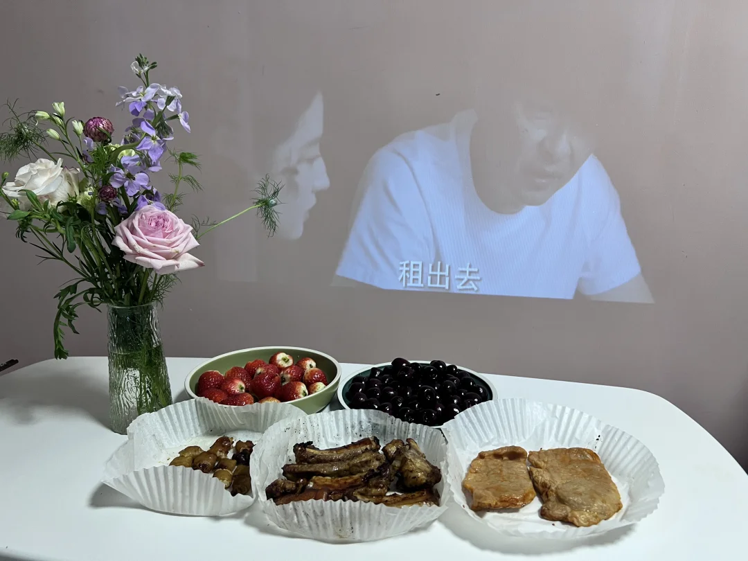独居一个人也要认真吃饭哦