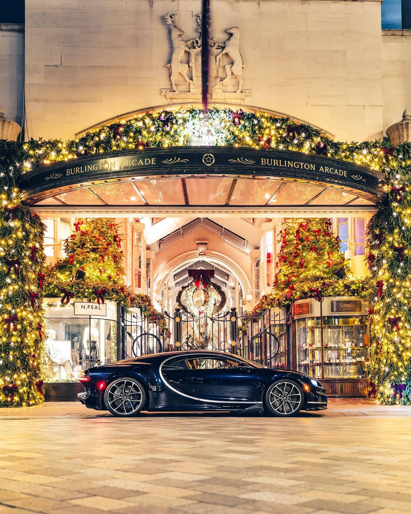 Bugatti Chiron 布加迪  布加迪chiron  你过圣诞节吗？ 