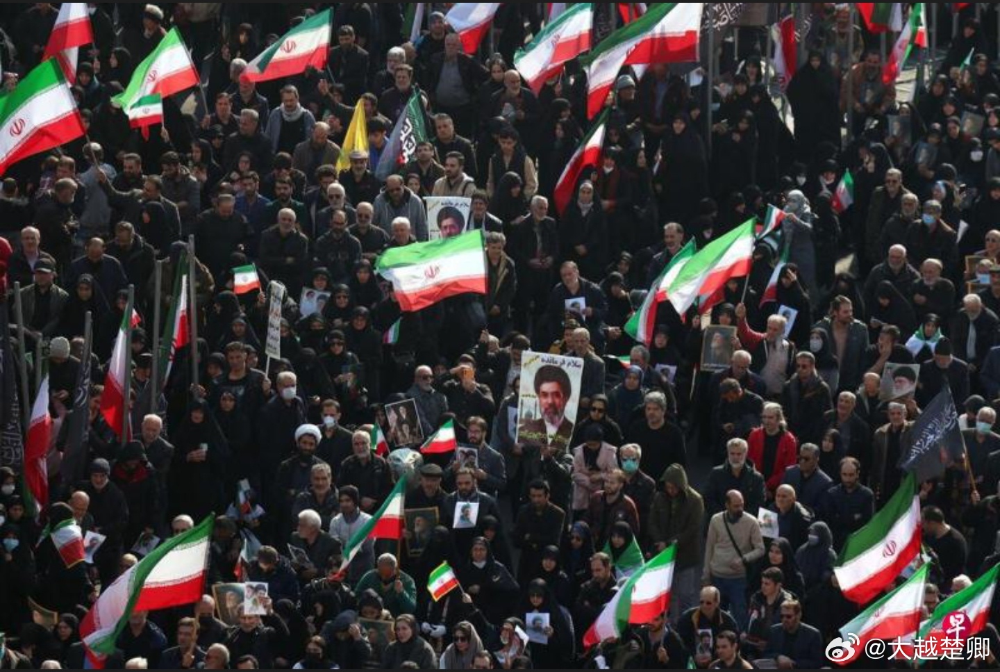 美媒说，特朗普曾希望哈梅内伊的身亡能造成伊朗政权土崩瓦解，亦或如同委内瑞拉，迫使