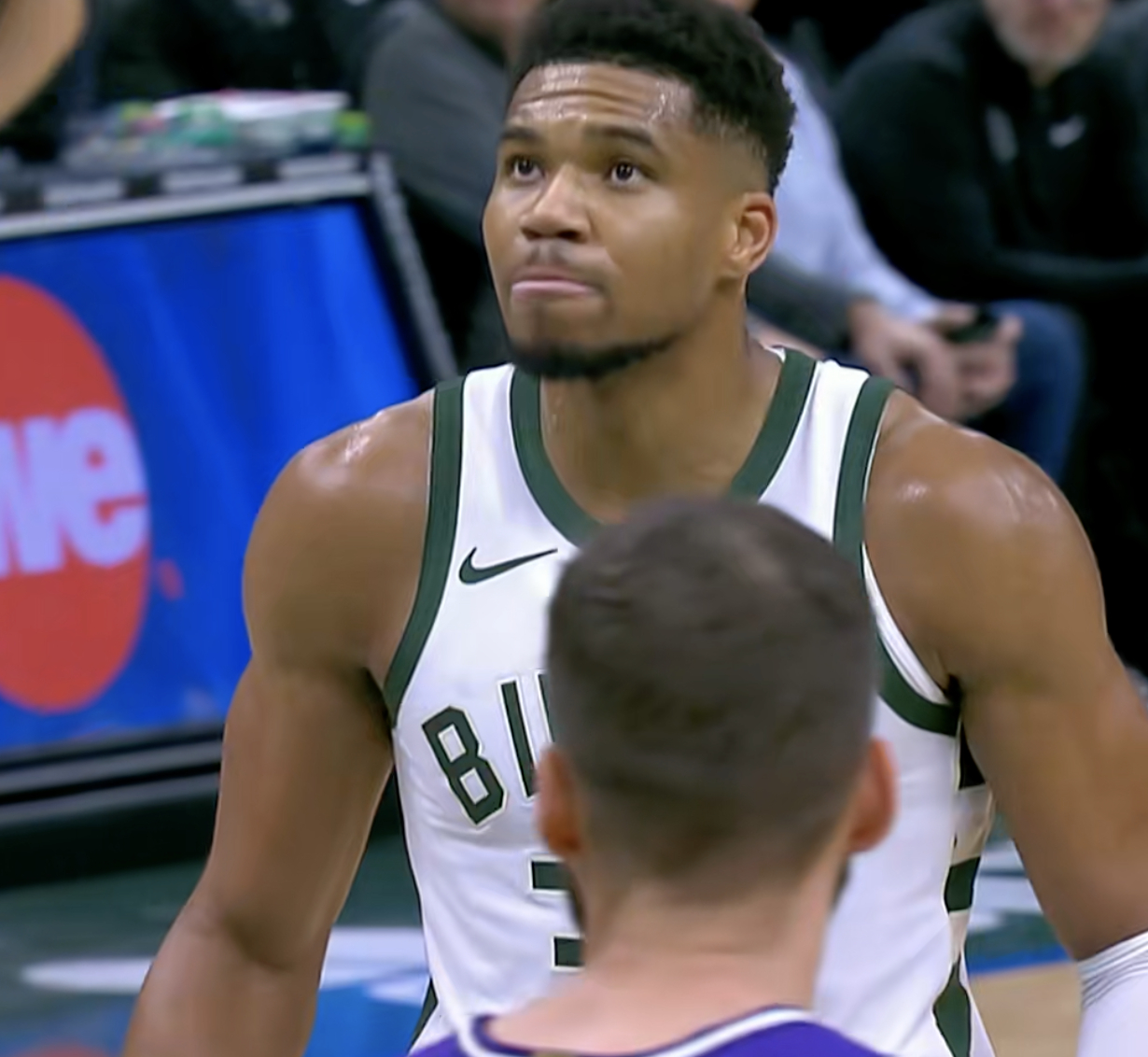 字母目前16罚13中 