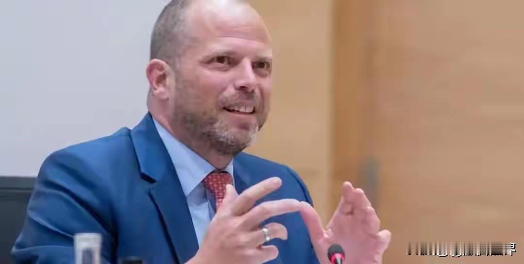 扬言让莫斯科从地图抹除，比利时防长强硬回击普京，转眼被打脸

比利时防长弗兰肯真