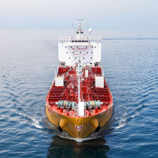 遇到横的，美国就软了！“贝拉1号”油轮给全世界打样：美军就是纸老虎。

这两天，