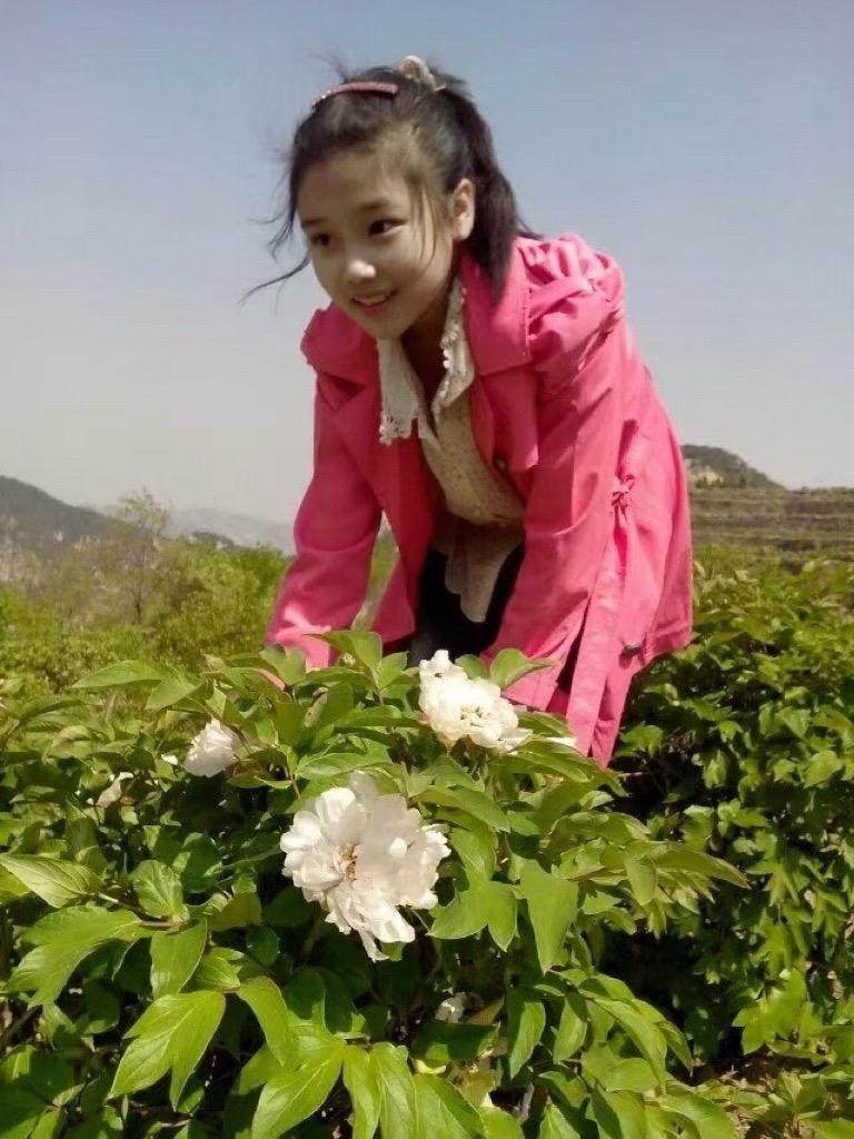 时间会惩罚每一个不爱拍照的人。妈妈的qq空间全是爱笑的我