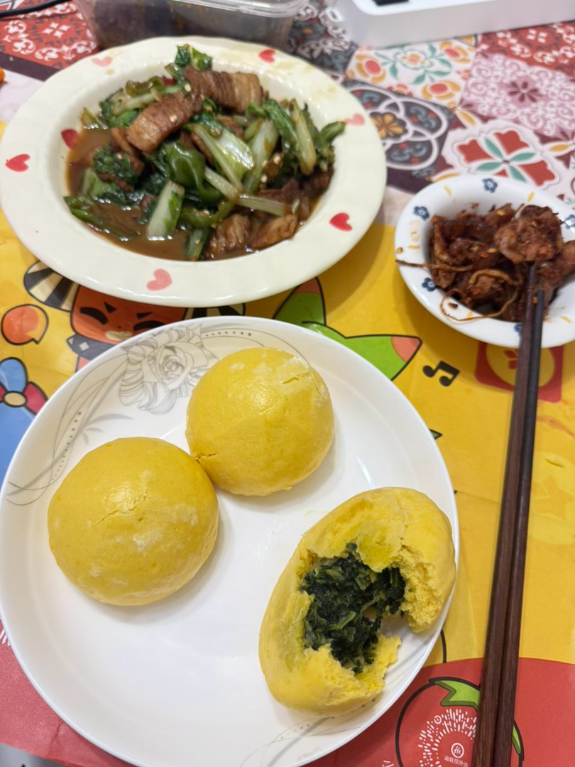 在吃早餐，终于吃到了我的瓦味鸡爪 