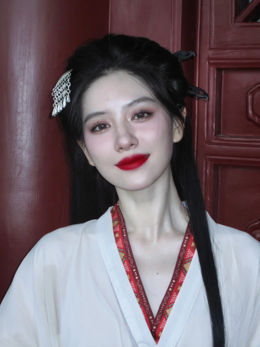 素衣红唇📿