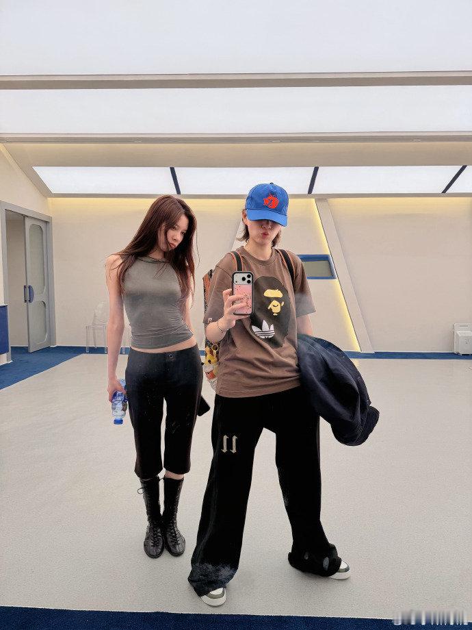 李斯丹妮游戏黑洞被群殴 妥妥的游戏黑洞实锤了，玩游戏全程不在状态，脑子完全跟不上