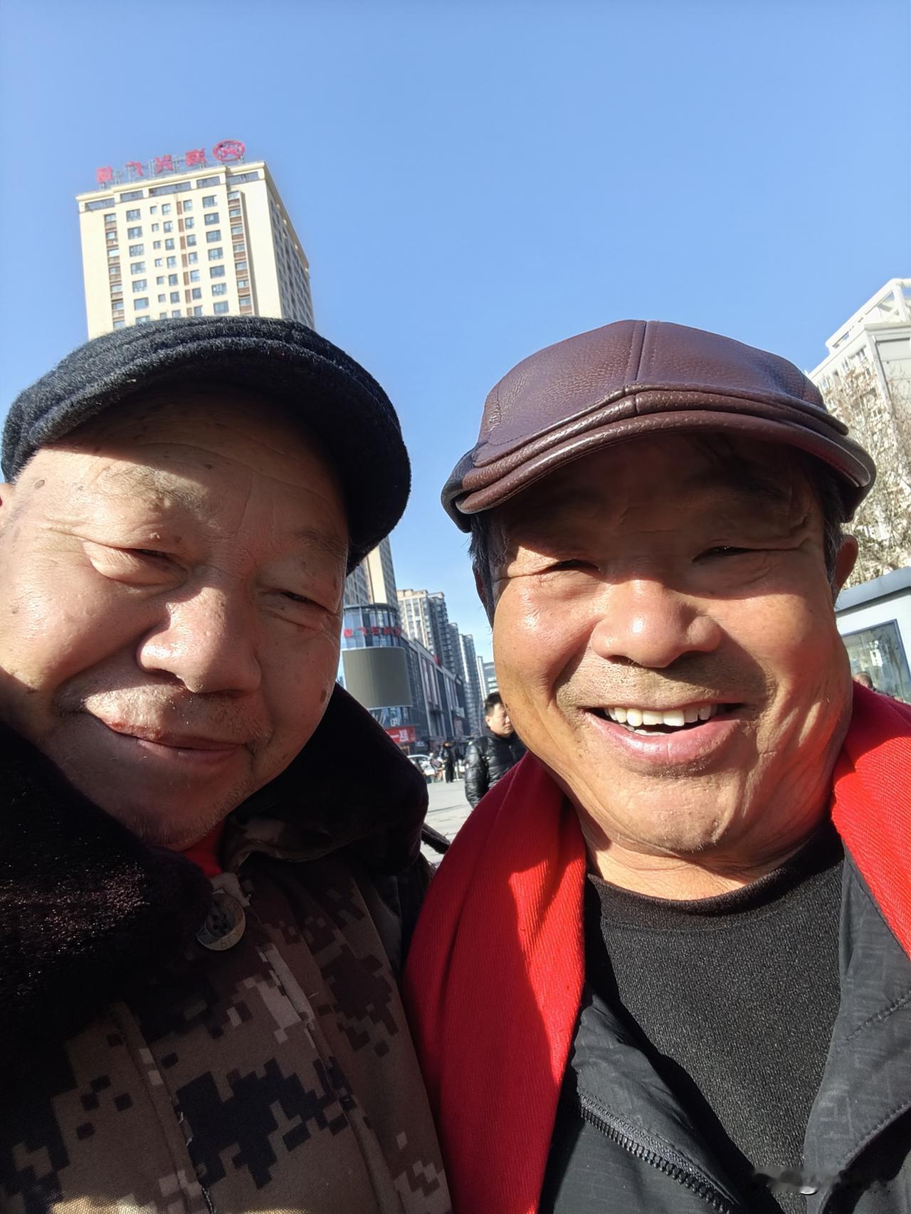 上联：贫在闹市无人问，下联怎么对富在深山有远亲。