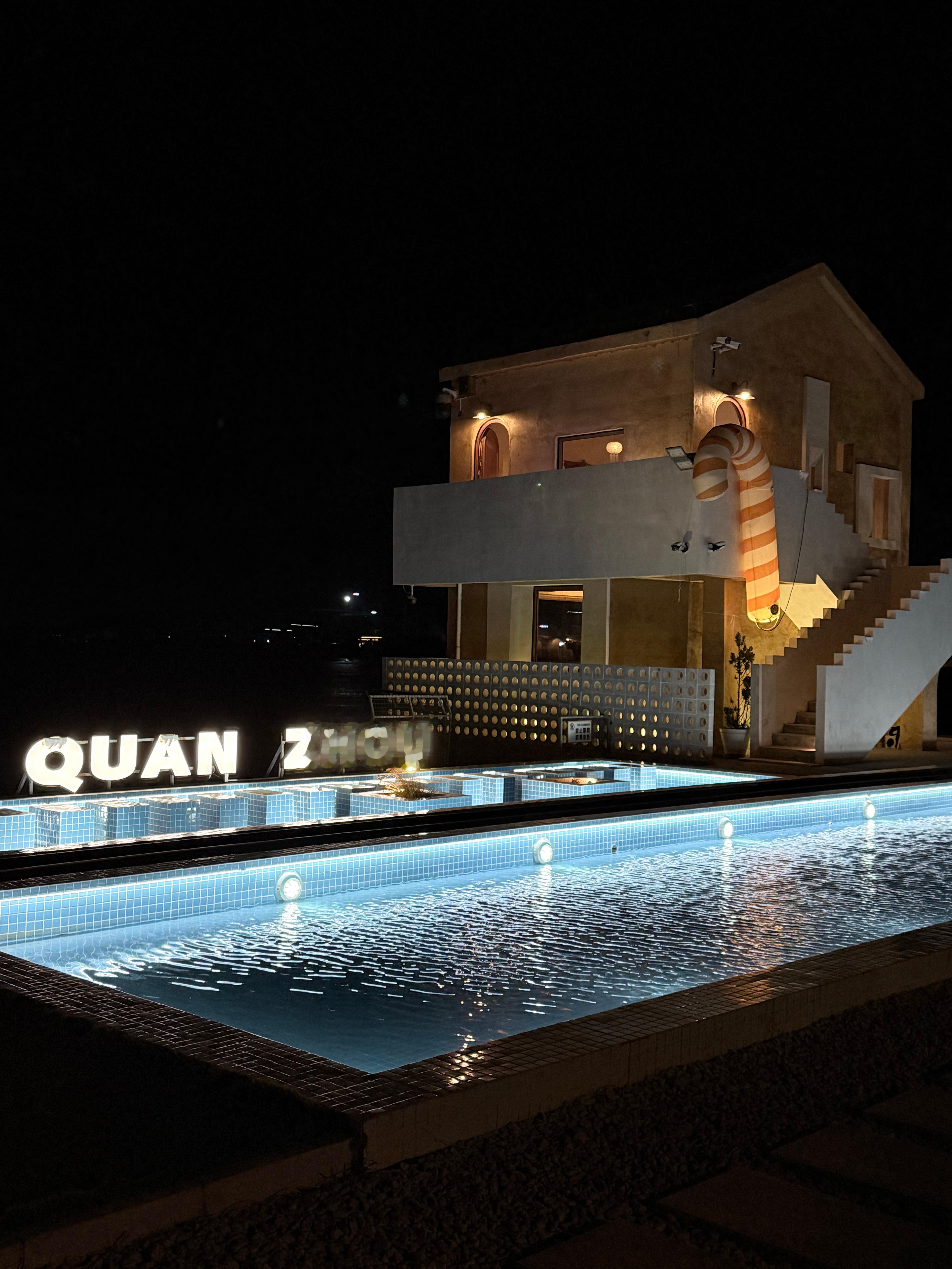 闪现泉州在海边被吹成沙杯了冻坏了！！ 