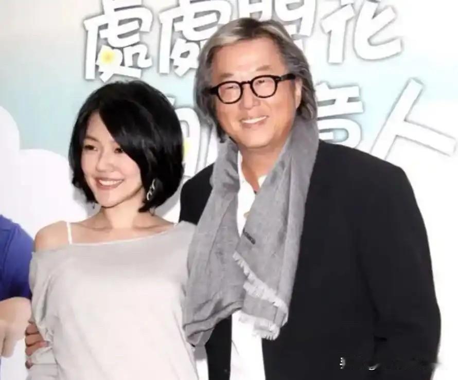 湾湾综艺教父王伟忠曾经采访过小S，小S在这段采访中真实描述自己和老公许雅均的婚姻