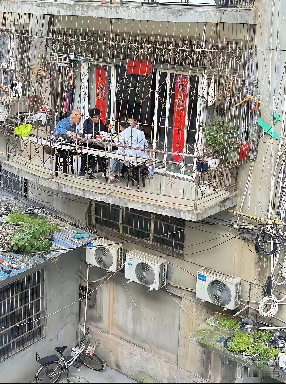 一个敢建一个敢住 