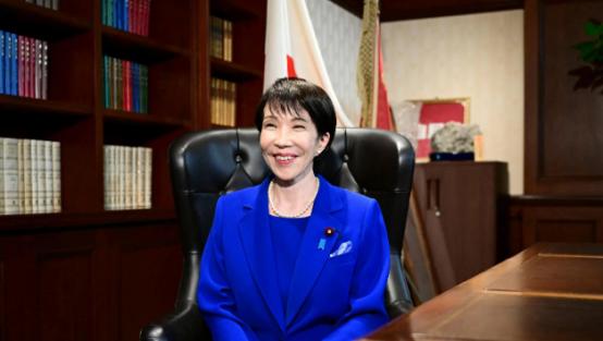 联合早报报道：“中日关系紧张，春运第一周，中国境内往返日本旅客量同比下降约54%