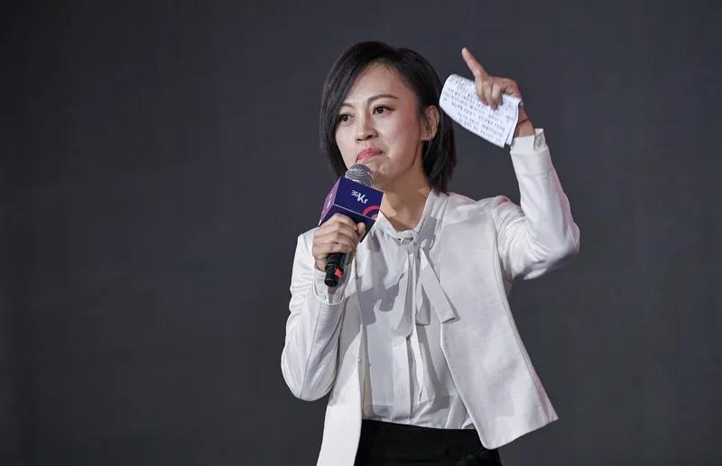 非常感谢名为“开心每一天”的网友提出如此有趣的问题，能够看出大家都极为关注优秀企