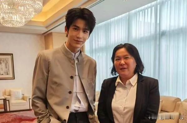 邀请张崚赫到金门表演 陈玉珍：两岸同文同种

张凌赫在海峡论坛演讲时喊话两岸同根