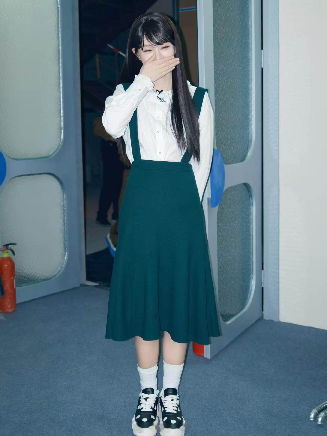 黄灿灿梦回武大校花 樱花树下的白裙女孩，惊艳过多少人的青春。黄灿灿今天重新扮上这