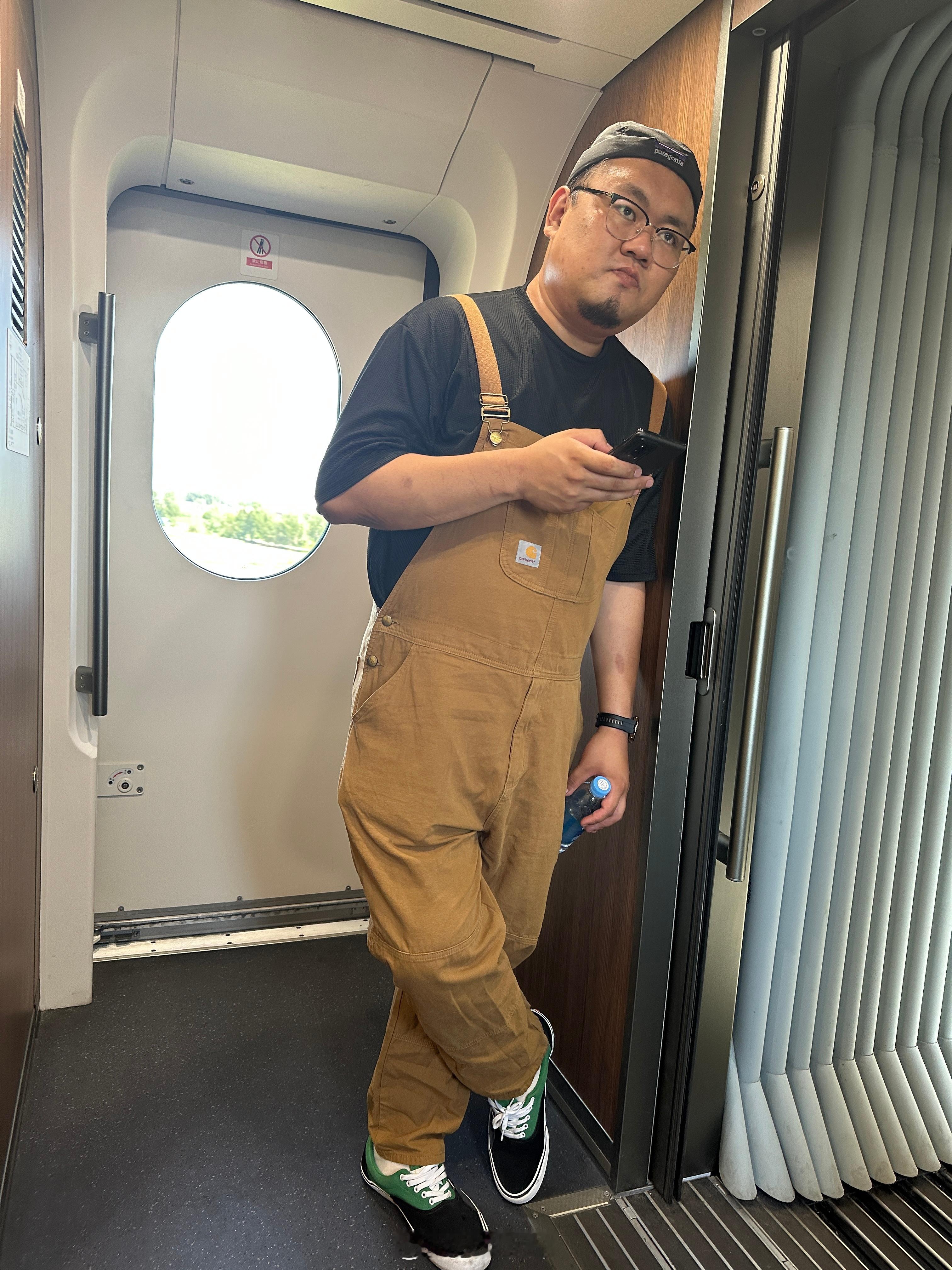 #高铁新增优选一等座#前两天刚坐二等座去青岛出差了，我们选的最快的车，单程三小时