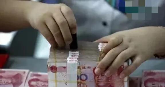 云南临沧，一外籍女子16年前，将40万元存入银行。后外籍女子入狱，出狱后，女子来