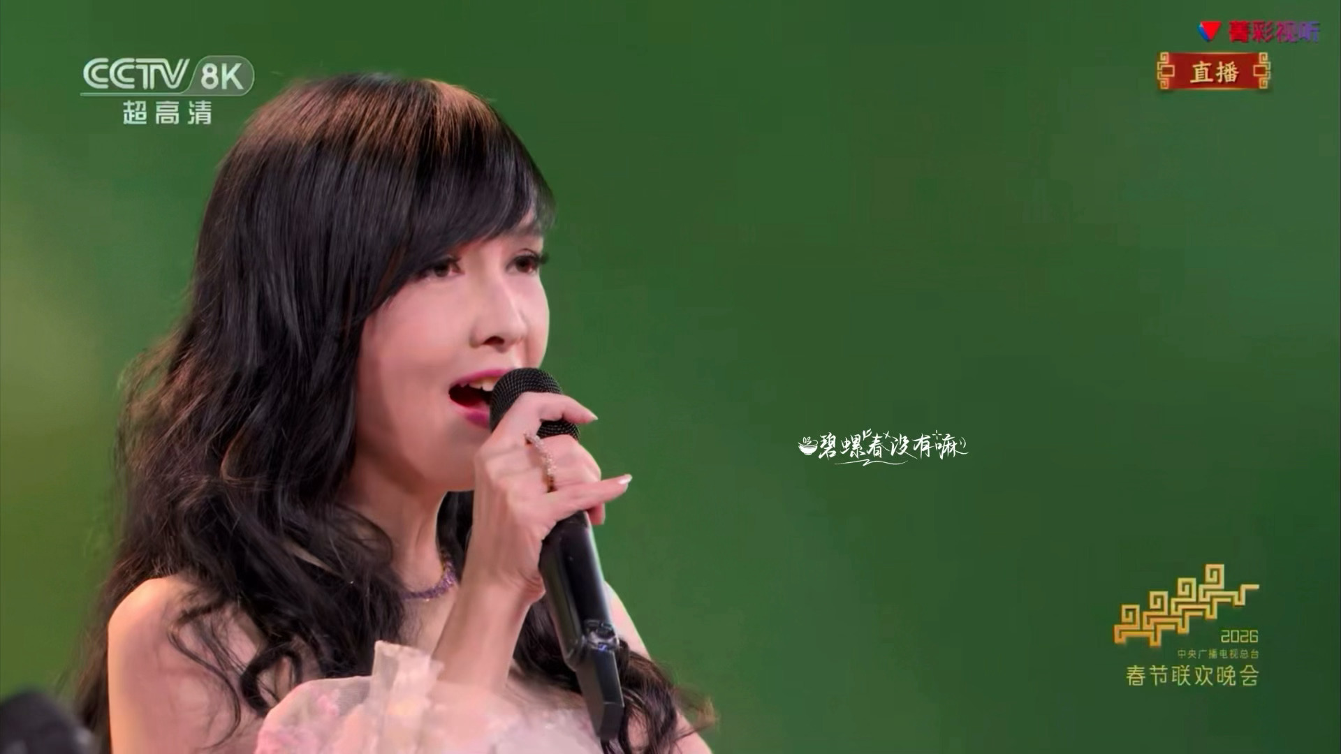 周慧敏还是这么美不愧是无数人心目中的不老女神真的是人美歌甜春晚 春晚段子大考