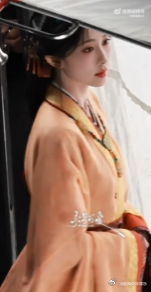 刁钻角度下的孟子义 谁能想到刁钻角度下的孟子义还能这么绝！她回头那一刹那，眸中似