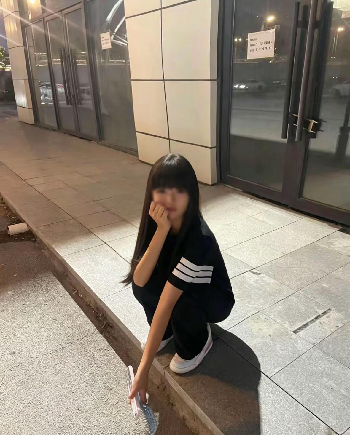 难得少年相识你的笑容你的背影 你13岁的样子我永远记得