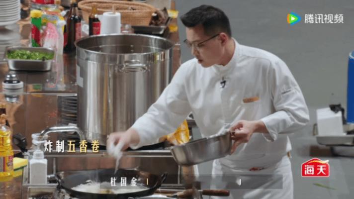 高精力人看完这段也力竭了一饭封神 原来顶级大厨的体力、脑力和抗压能力真的属于另一