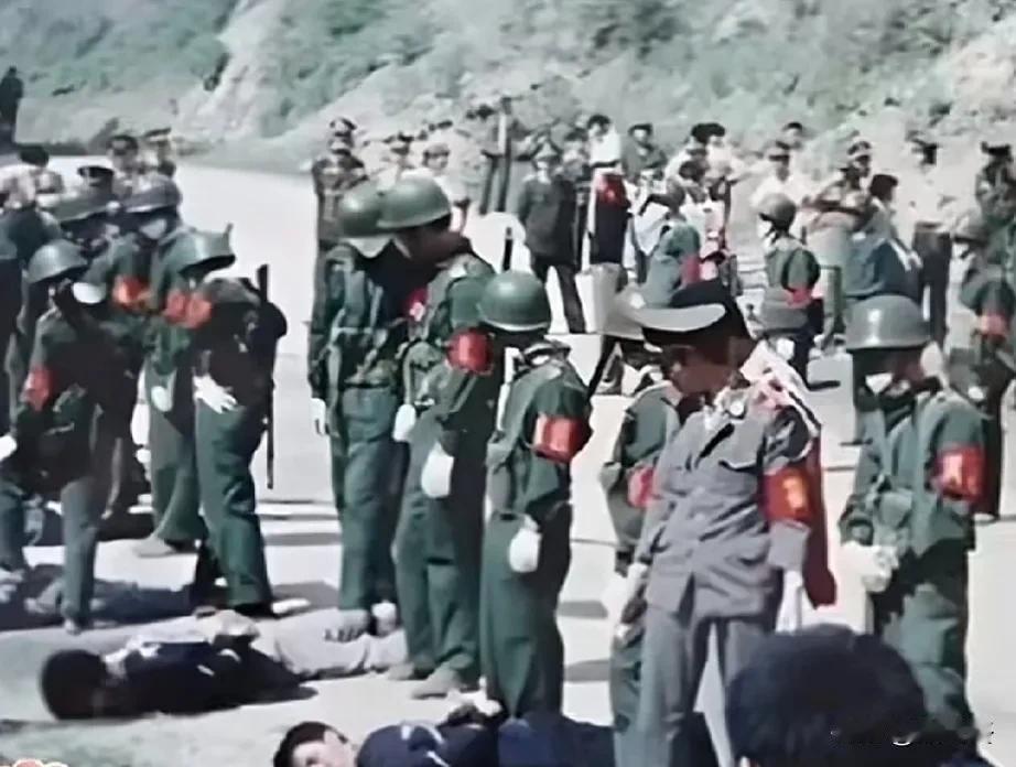 80年代严打，华北一批犯人伏法。
#来聊聊八十年代#