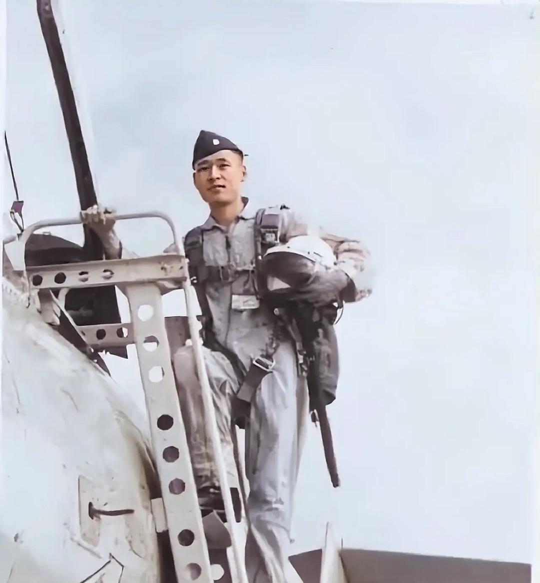 台湾空军王牌飞行员谢翔鹤，1964年被解放军俘虏，拒不投降，只为能重回台湾效力国