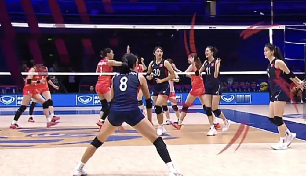 2026女排亚锦赛，
日本女排大比分3：0胜香港女排，
三局比分为25：9，25