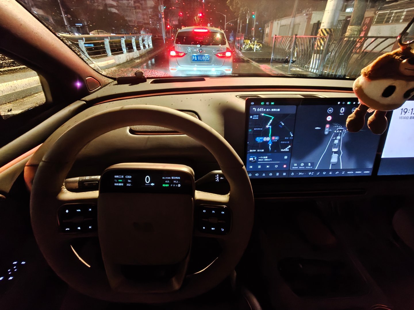 i6这台车，有时候你开着开着就会觉得静谧性真好，行驶质感真的很棒。不是吹的…