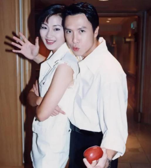 1994年，梁静慈和甄子丹离婚后没多久，发现自己怀孕了。她执意生下来，并且提出复