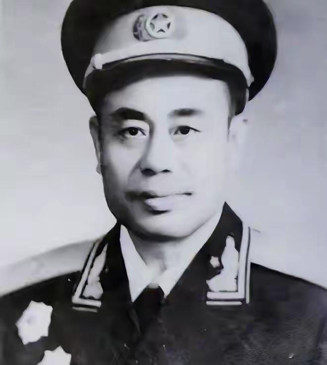 1934年初冬，长征路上的四渡赤水战役打得天昏地暗。
红一军团二师四团卫生队指导