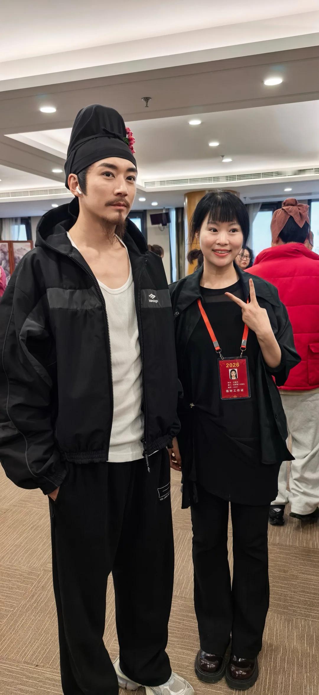 苹果相机跟美颜相机生图统统拿下