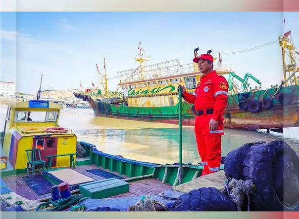 十五岁到白头，他把大海熬成了信念的战场。郭文标一家，是矗立在东海之滨最温暖的精神